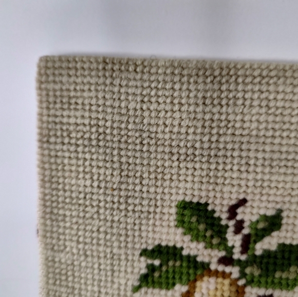 Vintage Fruits Pear Apple Grapes Cherry Needlepoint Completed No Frame 6" By 8". - Picture 8 of 12